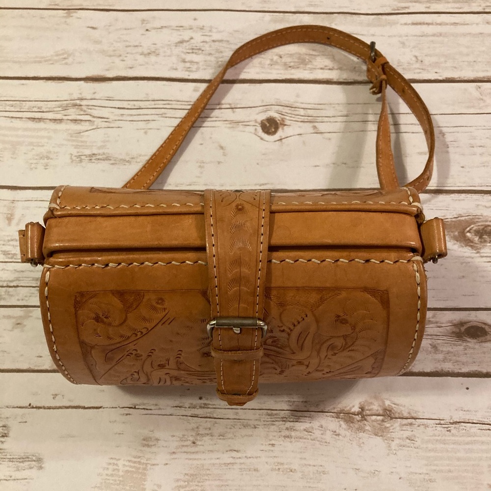 Hand Tooled Embossed Leather Round Barrel Bag_6